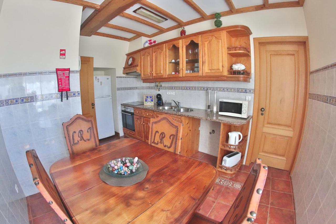 Apartamentos Francisco Martins Вила-Франка-ду-Кампу Экстерьер фото